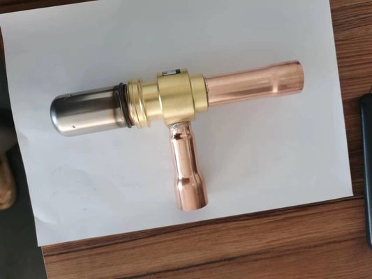 গুণ  Hitachi Water Chiller Accessories Electronic Expansion Valve G7C03588A কারখানা