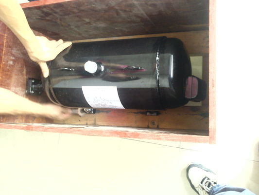 নিম্ন প্রলোভন কালো হিটাচি অনুভূমিক স্ক্রল কম্প্রেসারL1000EL-180C3 বিশেষ নিম্ন তাপমাত্রা হিমায়ন এবং ঠান্ডা সঞ্চয়স্থান